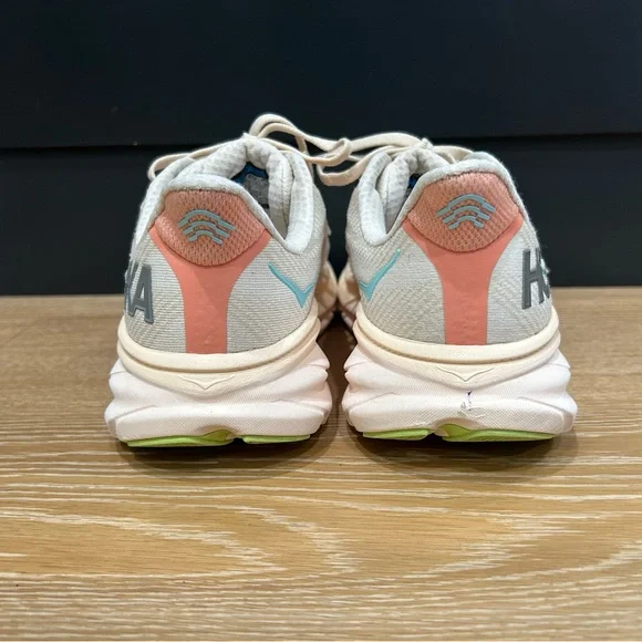 HOKA One One Clifton 9 women’s size 9 - Picture 4 of 11